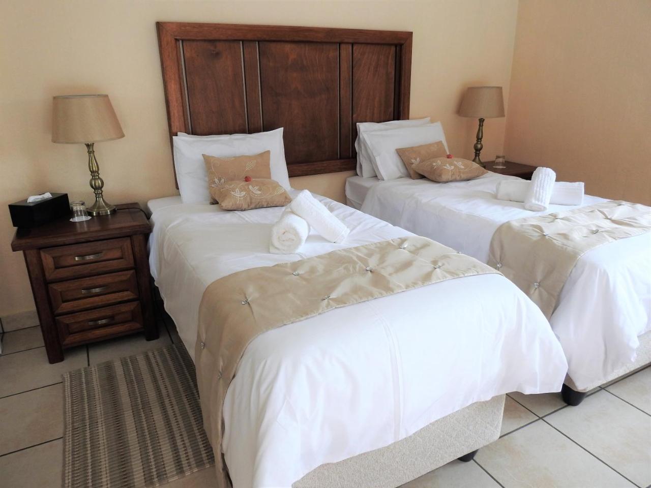 Ubuntu Bed And Breakfast Marloth Park Esterno foto